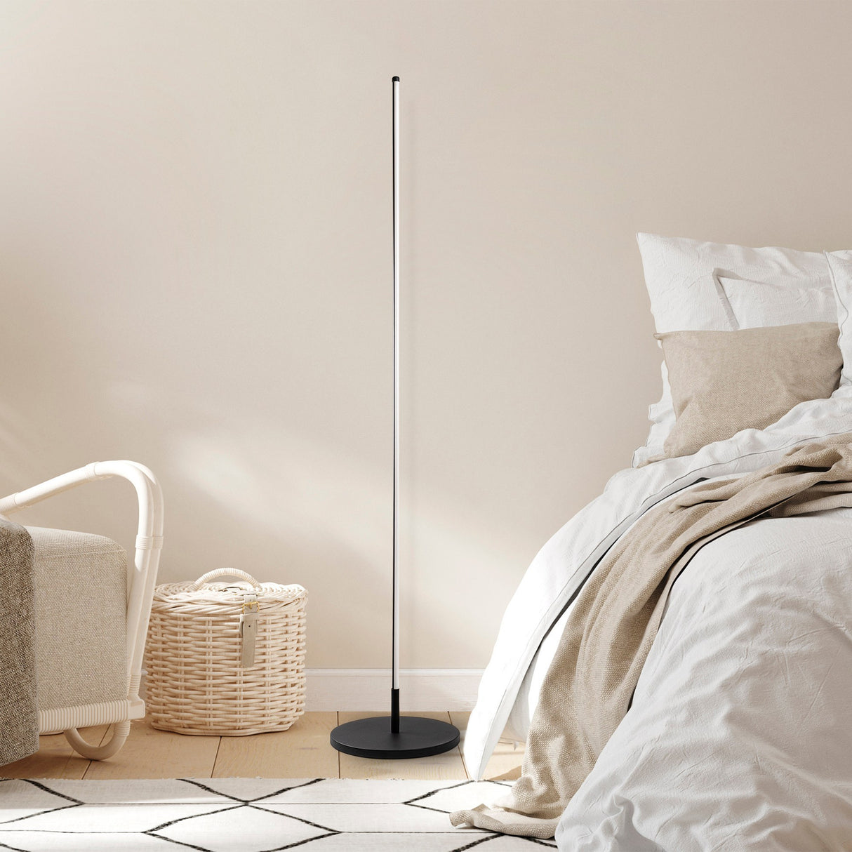 Gulvlampe Sort Metal Sylvan