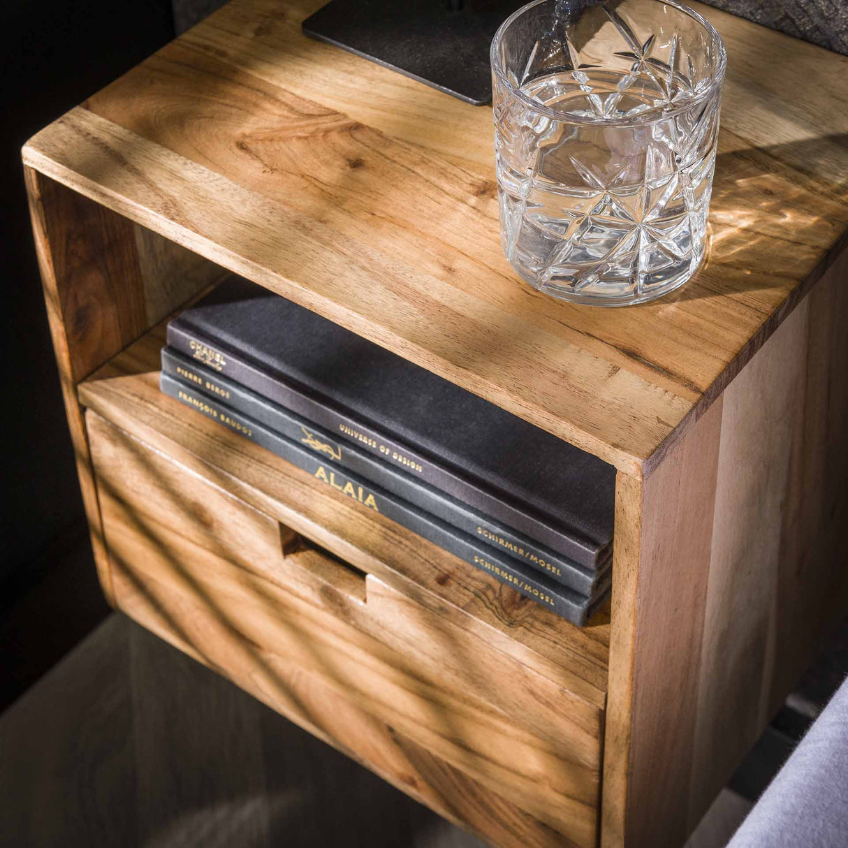 Svævende Natborde Sæt af 2 Ceriel Akacietræ med 1 Skuffe og Åbent Rum