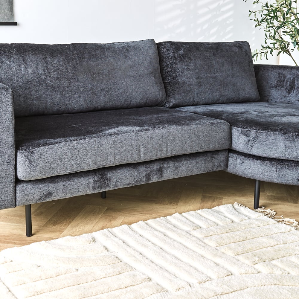 Sofa Bella Dimehouse Antracit LxBxH 138x98x55 Stof Atmosfærisk fotodetalje