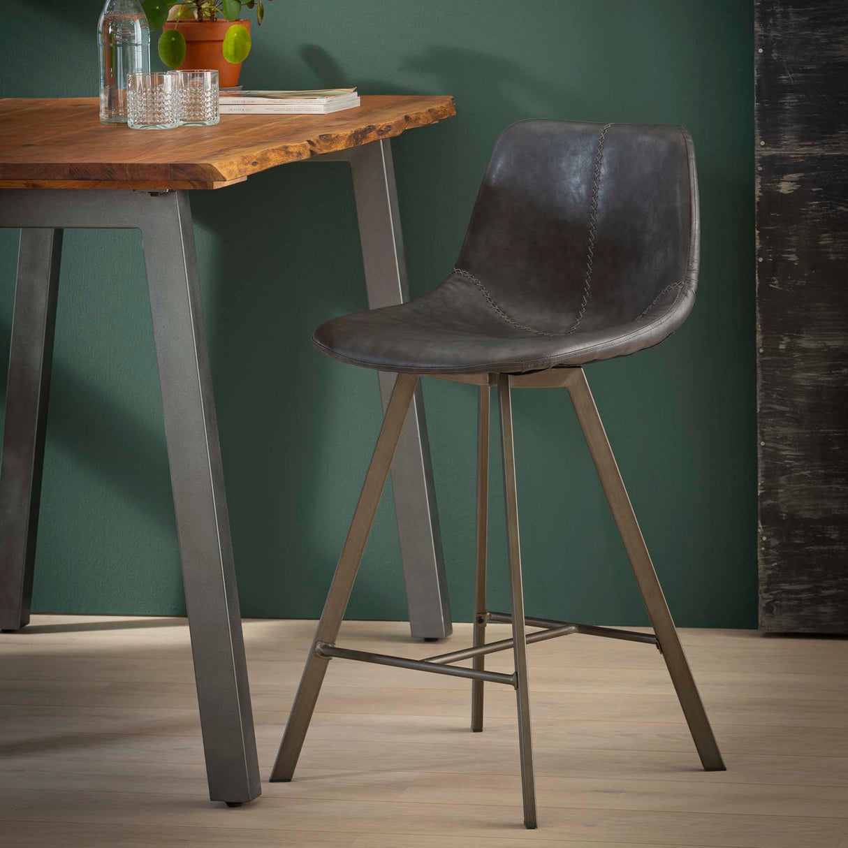 Sæt med 4 barkrakker Siena Saddle PU sort