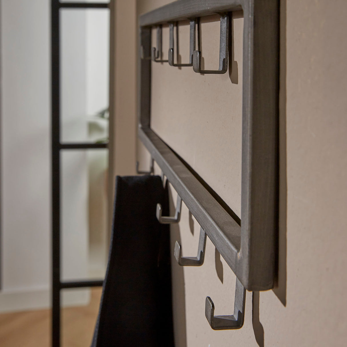 Industriel Bøjle Milano 9 kroge Børstet Metal sølv