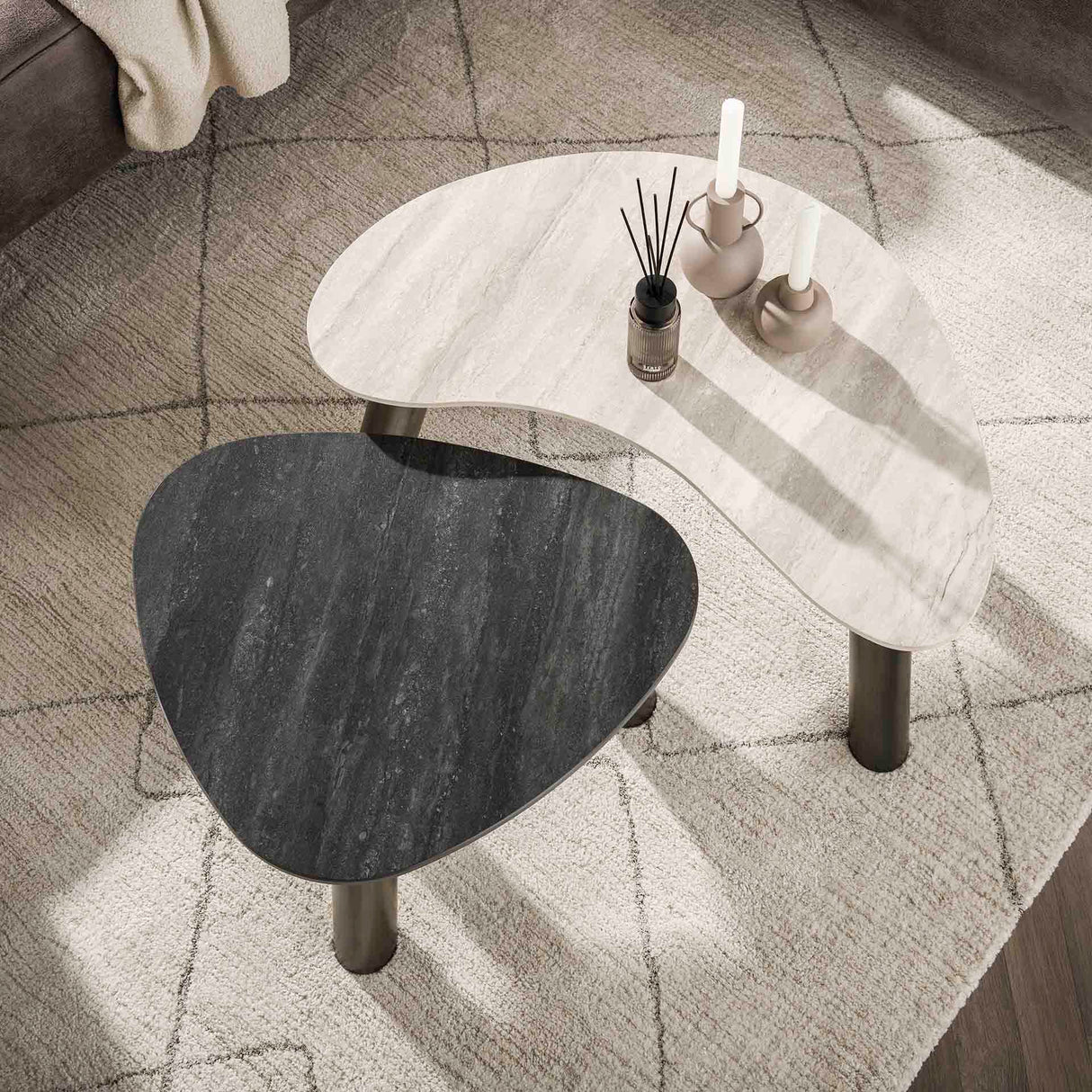 Dune sofabord sæt organisk Keramik travertin sæt af 2