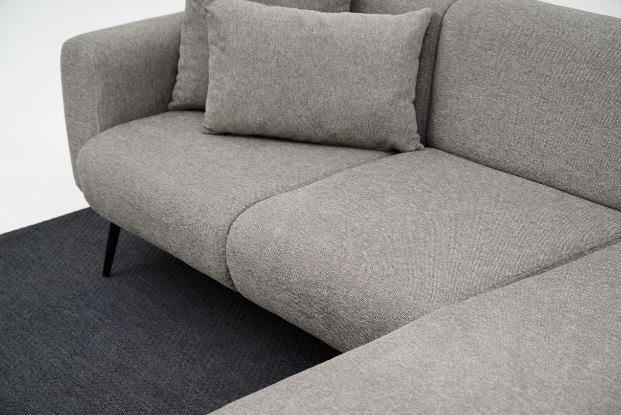 Hjørnesofa gråt stof - Høje slanke ben - solidt interiør - 252 x 155 cm - Side
