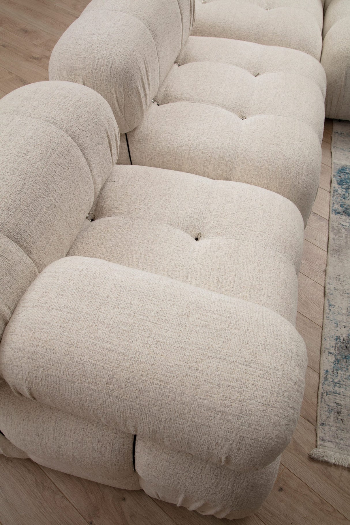 Banken - Modulaire XXL hoekbank Bubble met hocker - crème - Dimehouse
