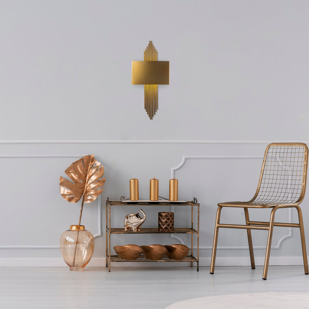 Væglampe i bronsefarget metal Andes