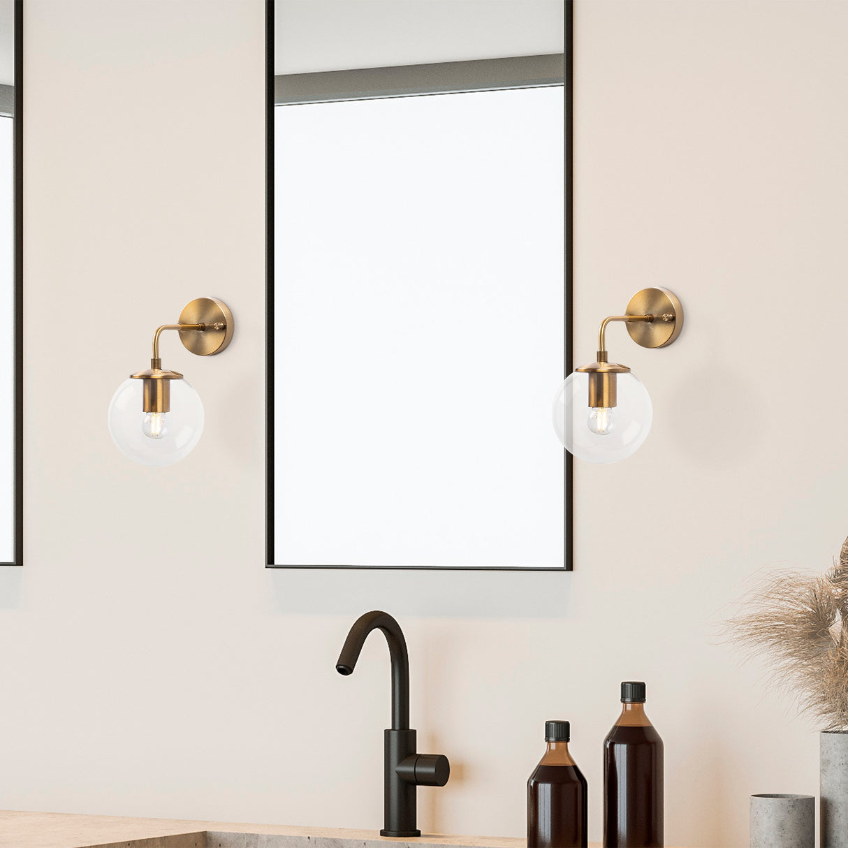 Væglampe i bronsefarge med klart glas Brim