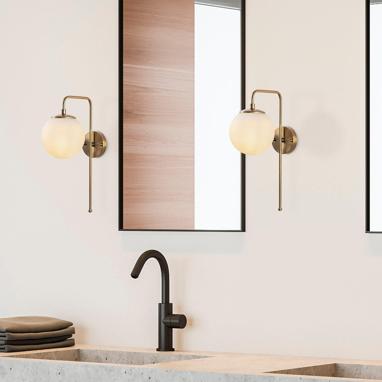 Væglampe i bronze med beige glas Brim