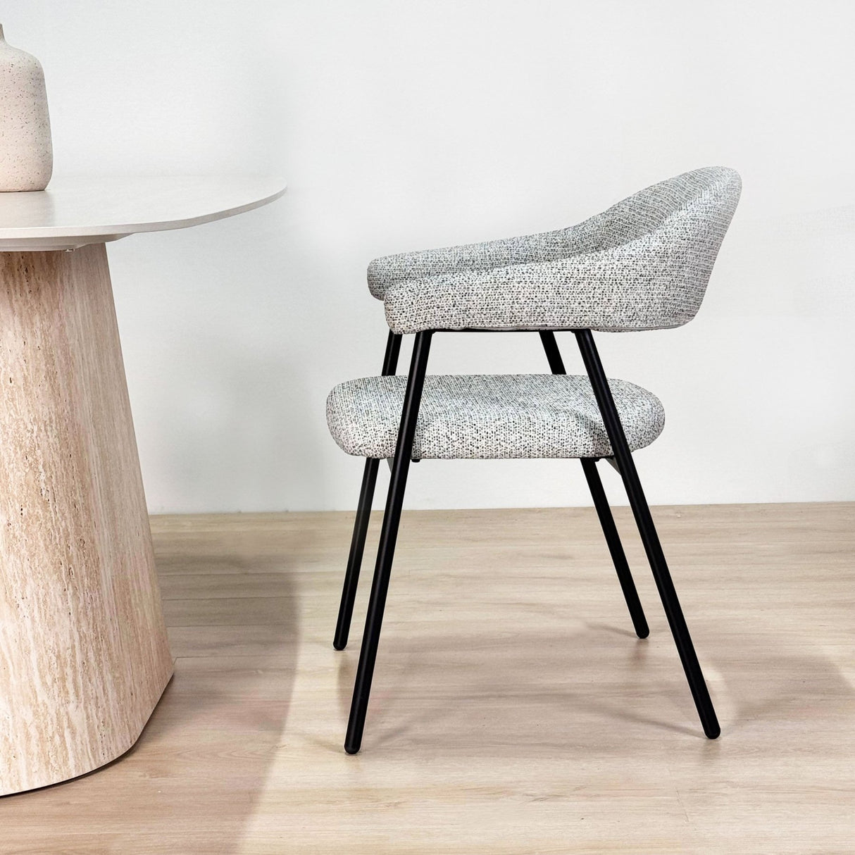 Spisestuestol Bouclé Beige Lisa - Sort Ramme