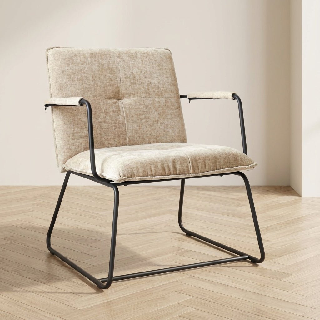 Hailey lænestol beige chenille stemningsfoto i et moderne interiør