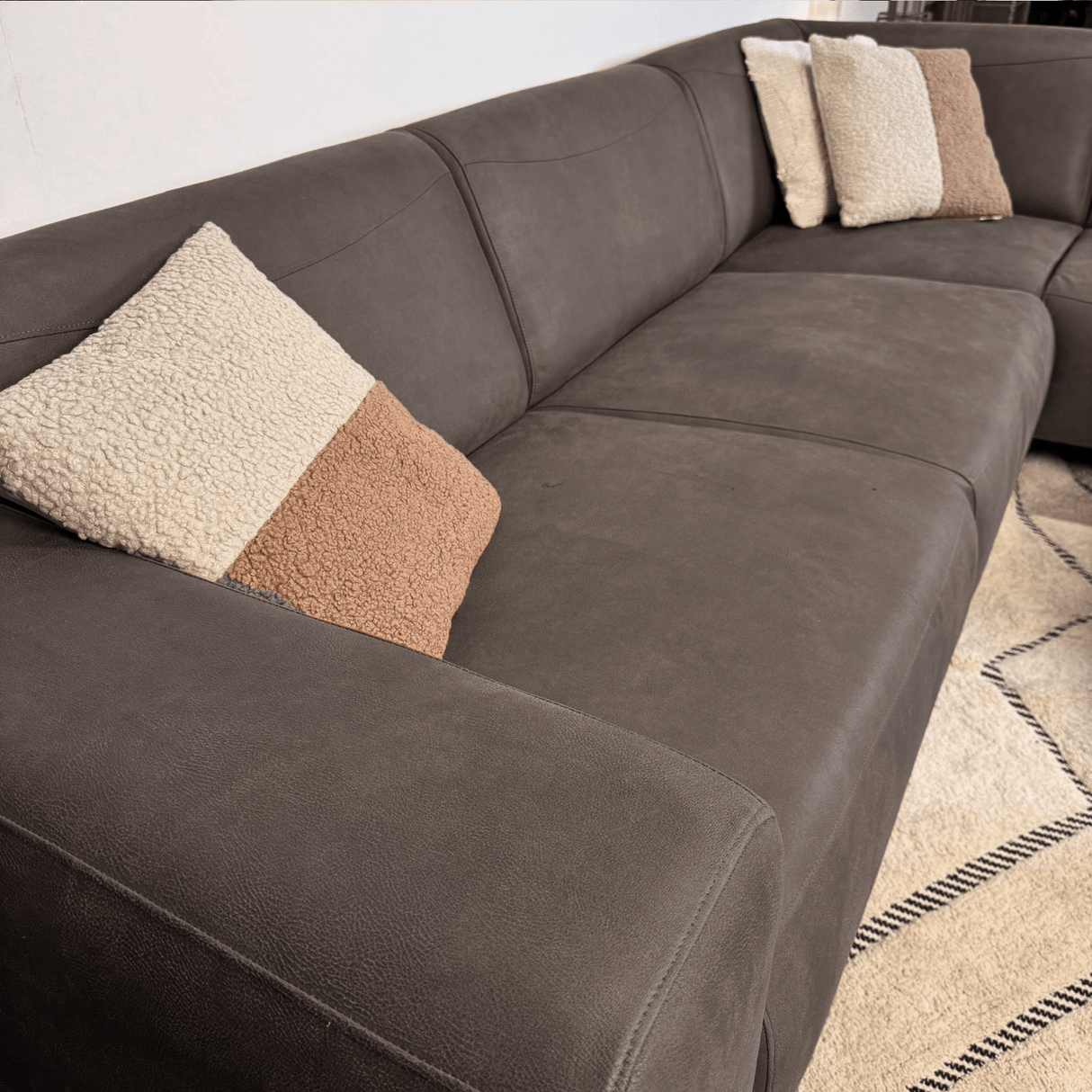 Hjørnesofa antracit robust eco-læder Barin - højre