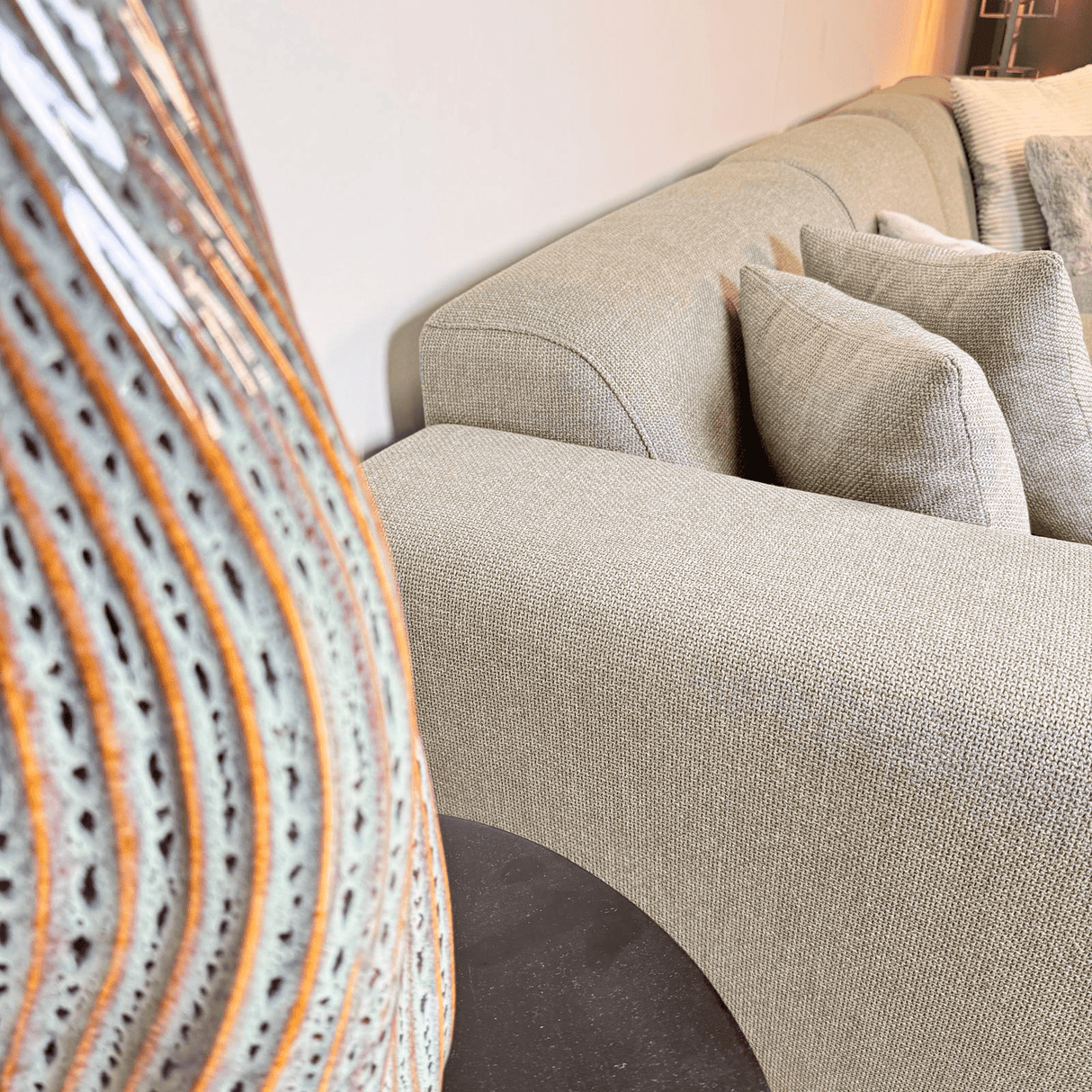 Hjørnesofa med kompakt lounge beige genbrugt stof Moby - højre