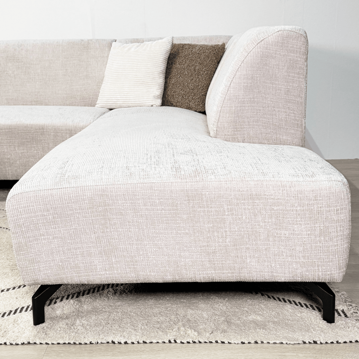 Hjørnesofa med chaise longue beige chenille stof Manon - højre
