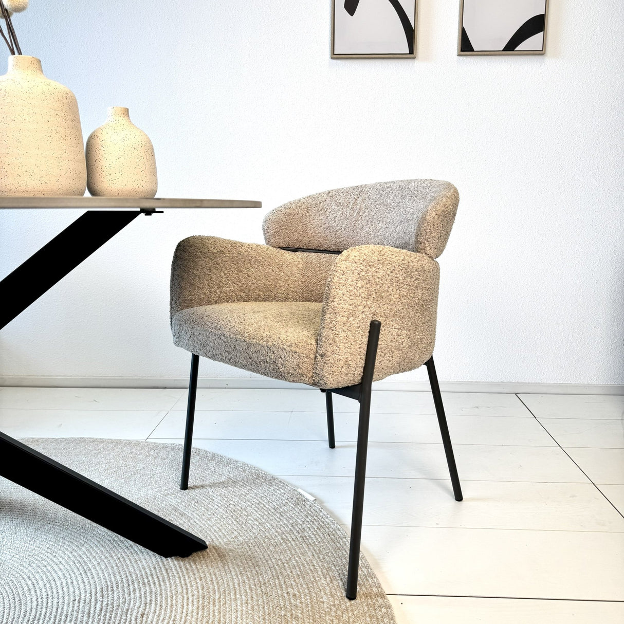 Spisestuestol Bouclé Beige - Japandi - runde former - Lola