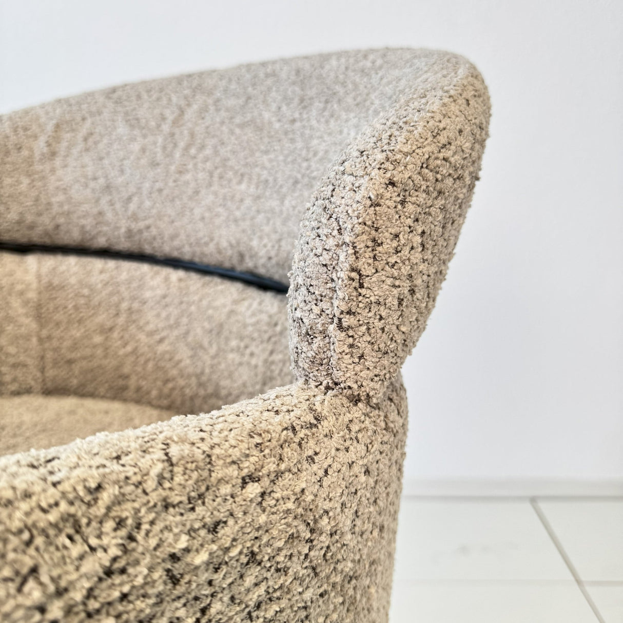 Spisestuestol Bouclé Beige - Japandi - runde former - Lola