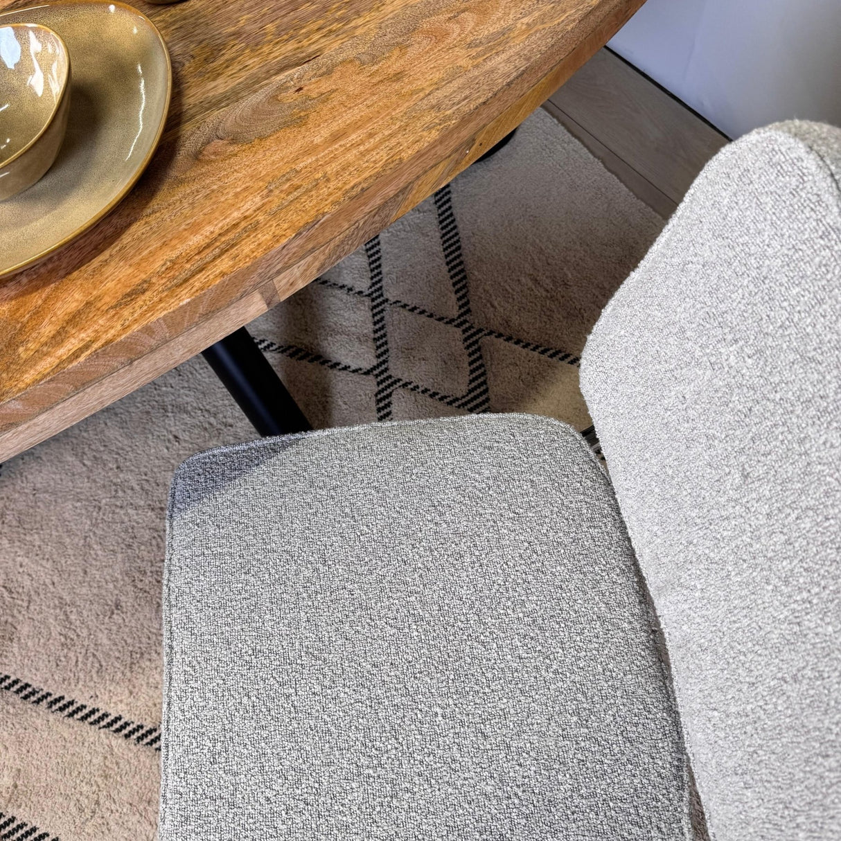 Moderne Spisestol Grøn Bouclé Stof Sway - Krom Ramme - Uden Armlæn