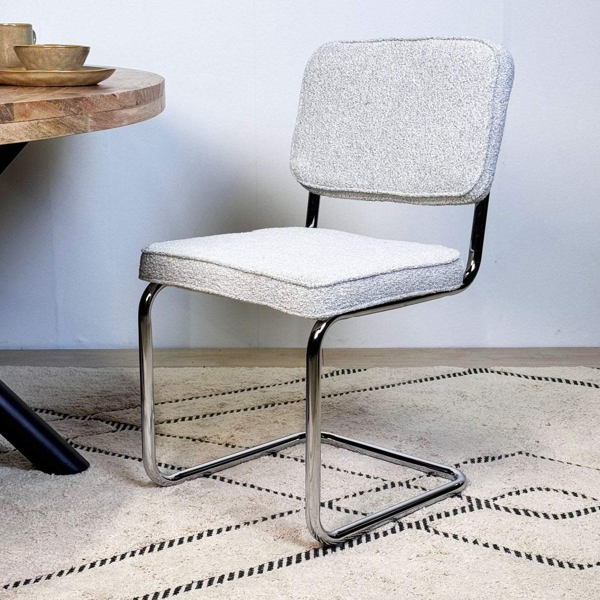 Moderne Spisestol Grøn Bouclé Stof Sway - Krom Ramme - Uden Armlæn