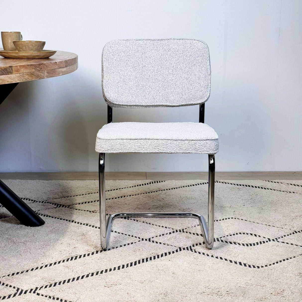 Moderne Spisestol Grøn Bouclé Stof Sway - Krom Ramme - Uden Armlæn