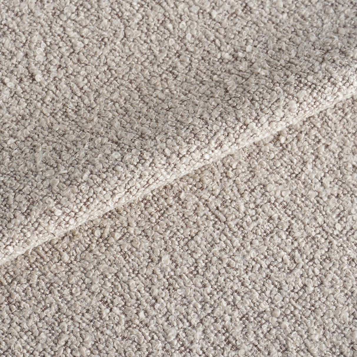 Moderne Spisebordsstol Sandfarvet Bouclé Stof Sway - Krom Ramme - Uden Armlæn