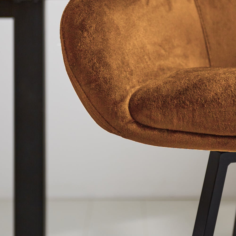 Barstol Elise Velvet Dimehouse Cognac LxBxH 95x59x57 Velvet Atmosfærisk fotodetalje