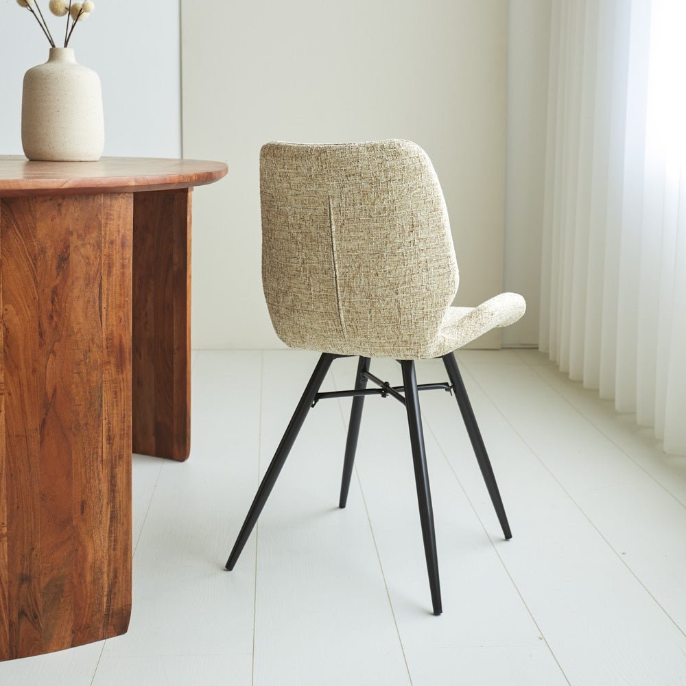 Spisestuestol Beau chenille Dimehouse Hvid LxBxH 72x68x50 Stof Atmosfærisk foto diagonalt set bagfra