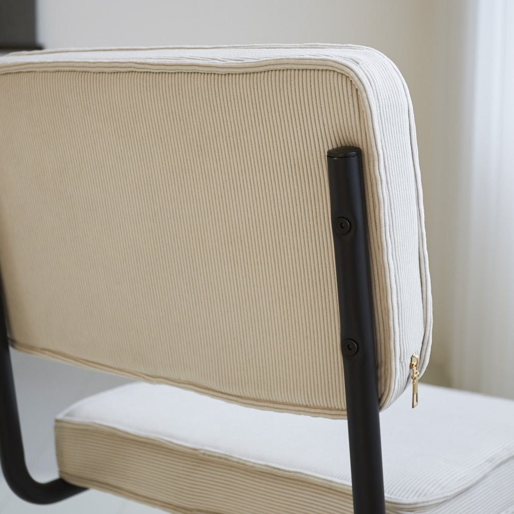 Spisestuestol Remo ribbet stof Dimehouse Beige LxBxH 56x55x52 Rib stof Detalje fotoramme