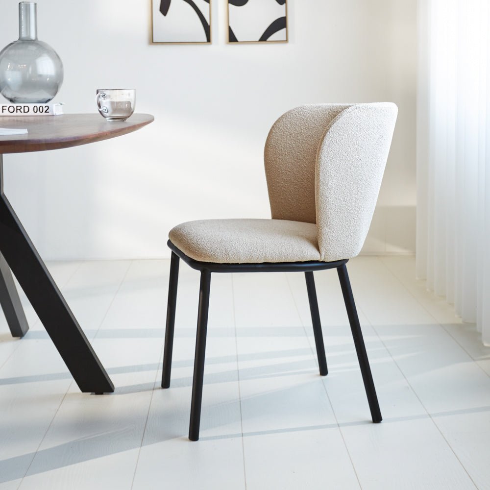 Spisestuestol Tess Dimehouse Beige LxBxH 65x62x56 Stof Atmosfærisk foto fra siden