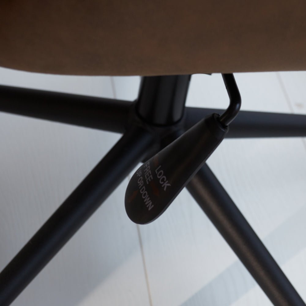 Kontorstol Novan Dimehouse Taupe LxBxH 72x63x58 Stof Atmosfærisk fotodetalje