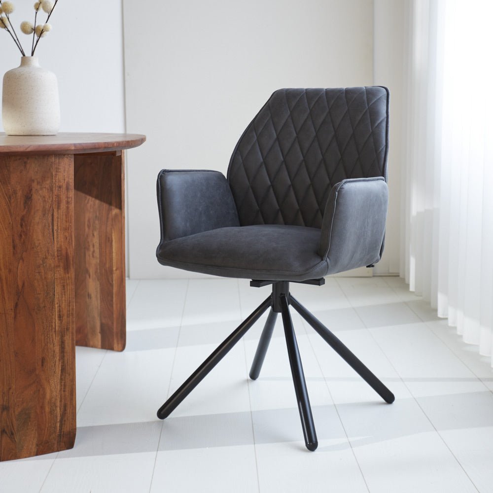 Spisestuestol Novan Microfiber Dimehouse Antracit LxBxH 71x64x56 Stof Atmosfærisk foto diagonalt set forfra