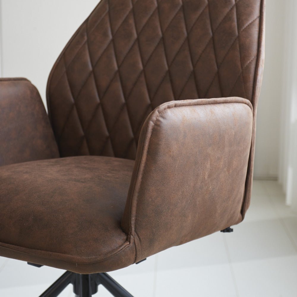 Spisestuestol Novan Microfiber Dimehouse Brun LxBxH 71x64x56 Stof Atmosfærisk fotodetalje