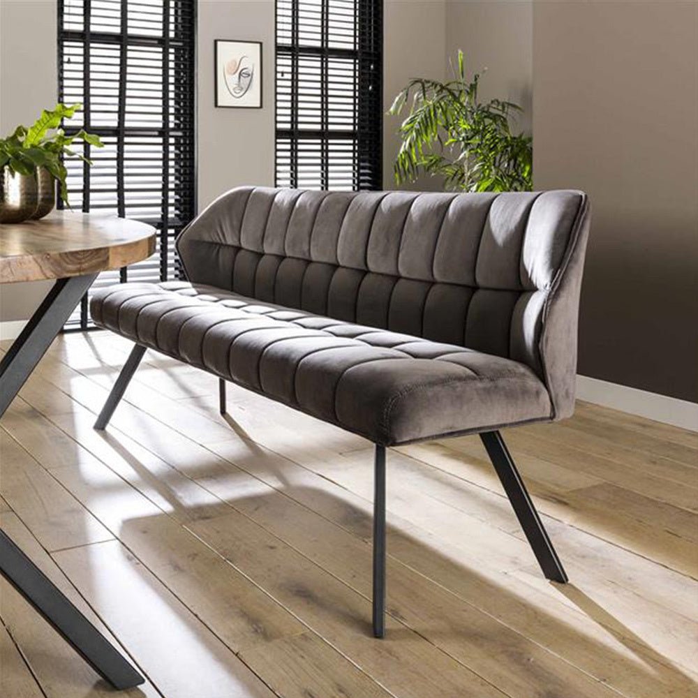Spisesofa Romy DH Interiør Antracit LxBxH 196x81x58 Velvet Atmosfærisk foto diagonalt set forfra