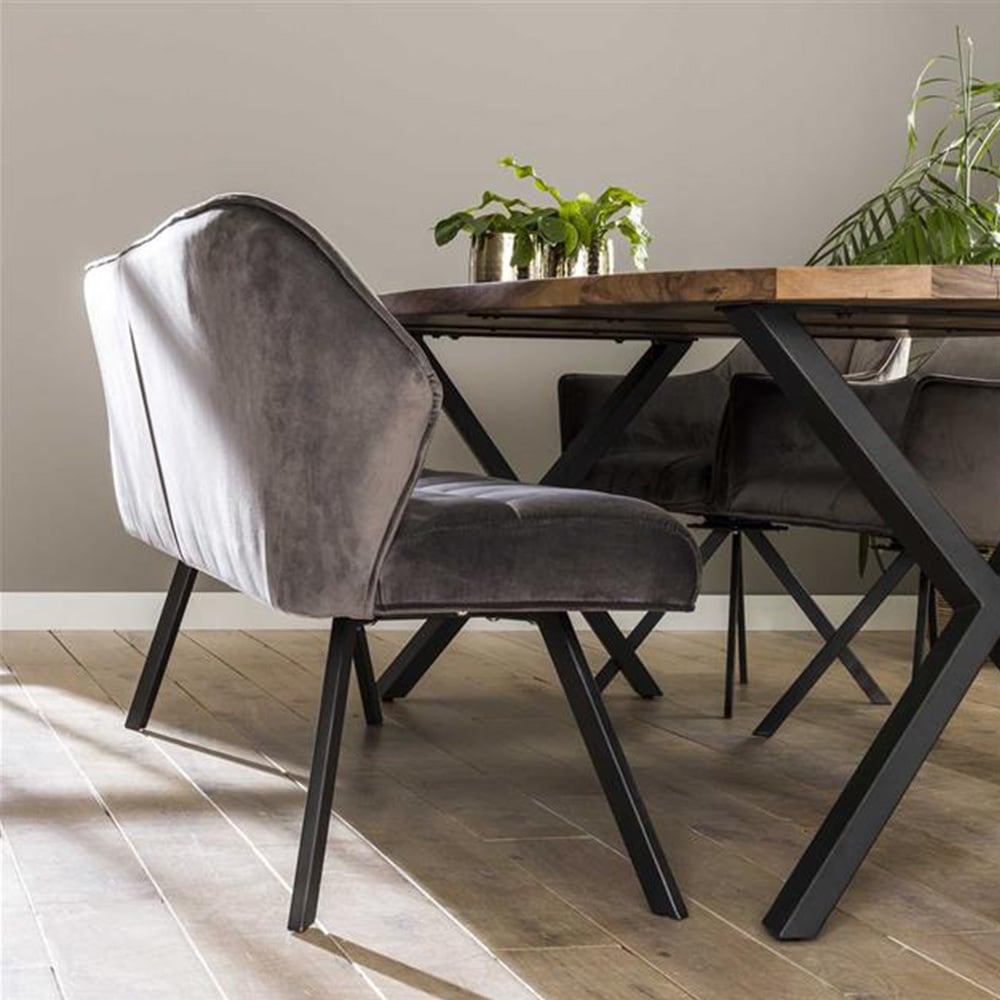 Spisesofa Romy DH Interiør Antracit LxBxH 196x81x58 Velvet Atmosfærisk foto diagonalt set forfra