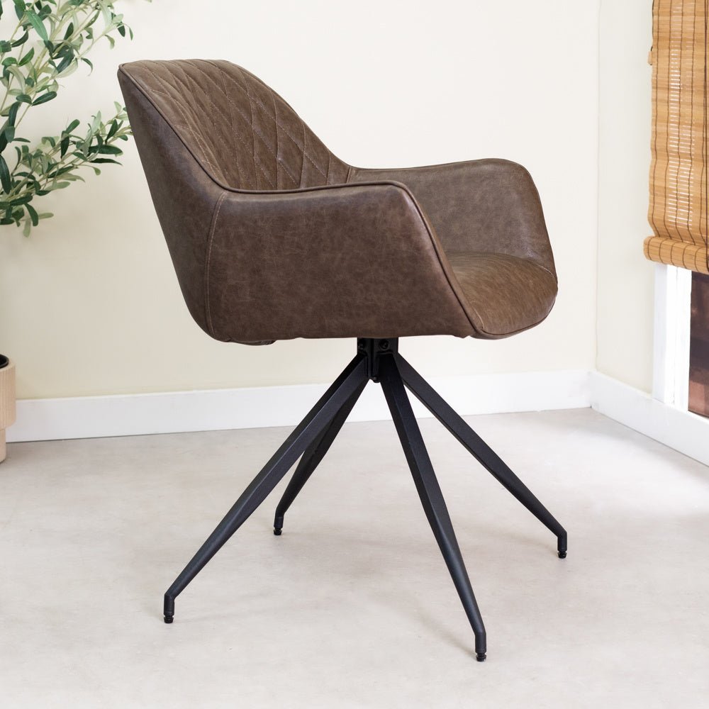 Spisestuestol Gian Dimehouse Taupe LxBxH 73x65x50 Kunstlæder Atmosfærisk foto set fra siden