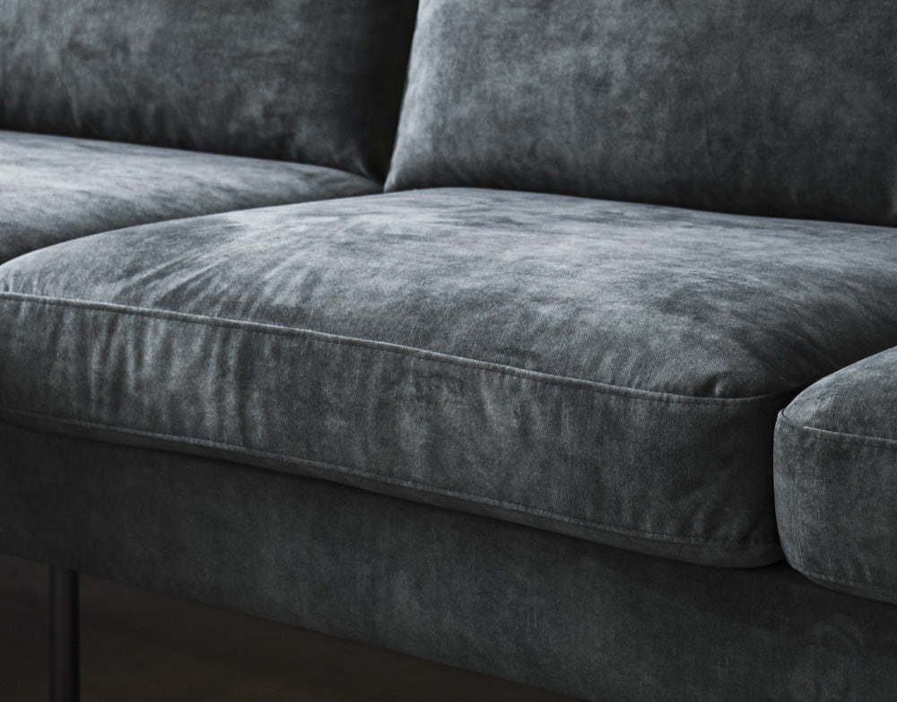 Sofa Gaya DeGeBe Antracitstof Atmosfærisk fotodetalje
