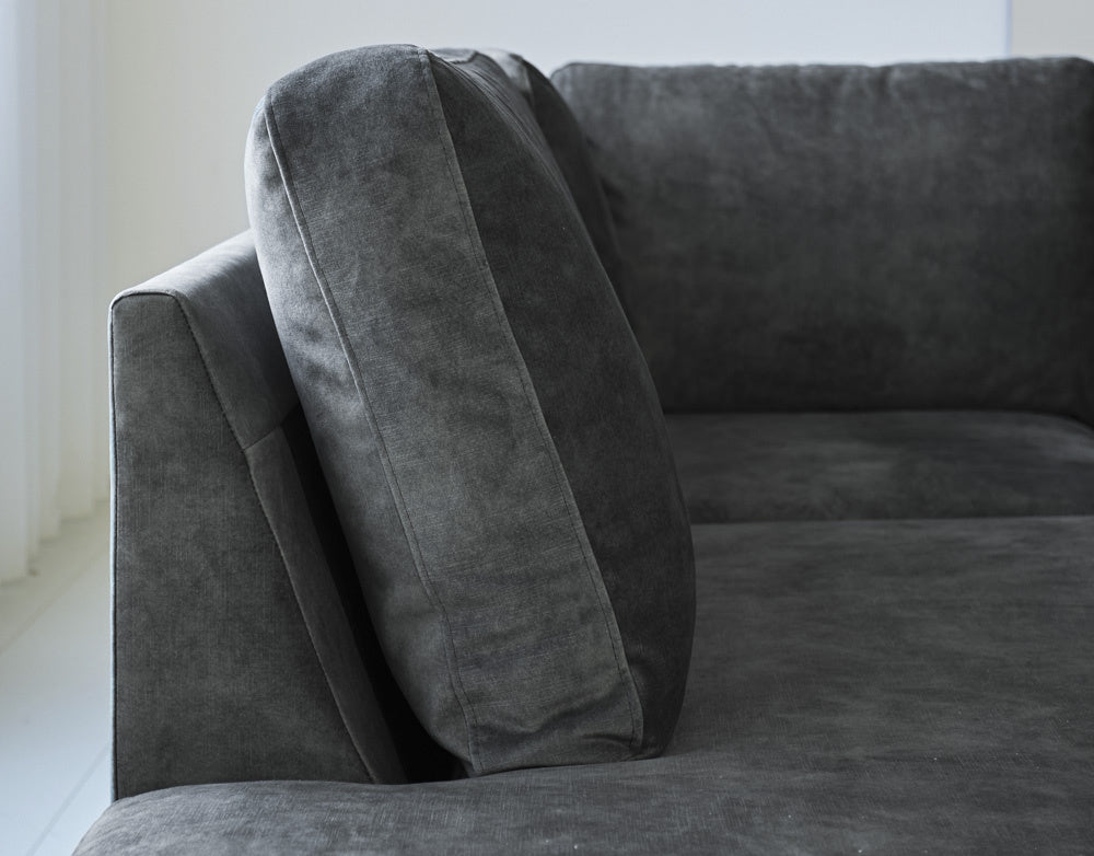 Sofa Gaya DeGeBe Antracitstof Atmosfærisk fotodetalje