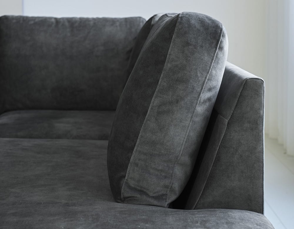 Sofa Gaya DeGeNe antracitstof Atmosfærisk fotodetalje