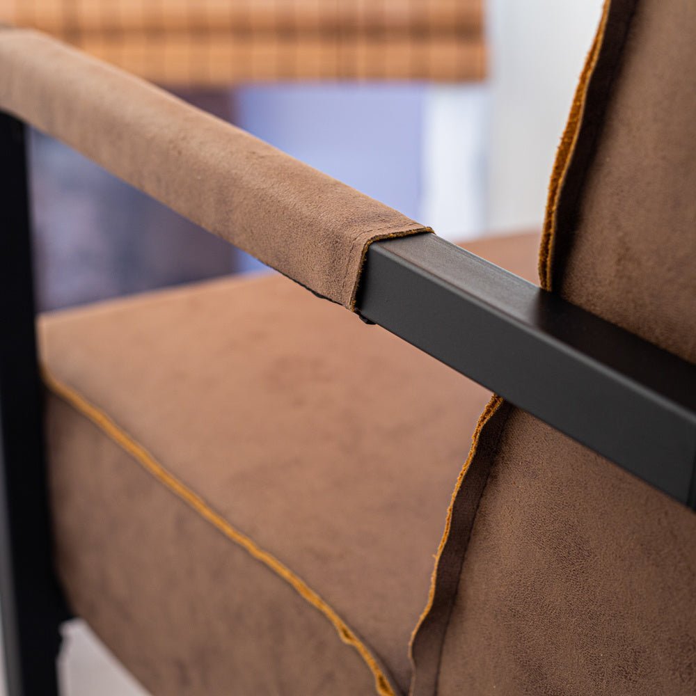 Lænestol Tiger Dimehouse Taupe LxBxH 69x58x49 Øko-læder Atmosfærisk fotodetalje