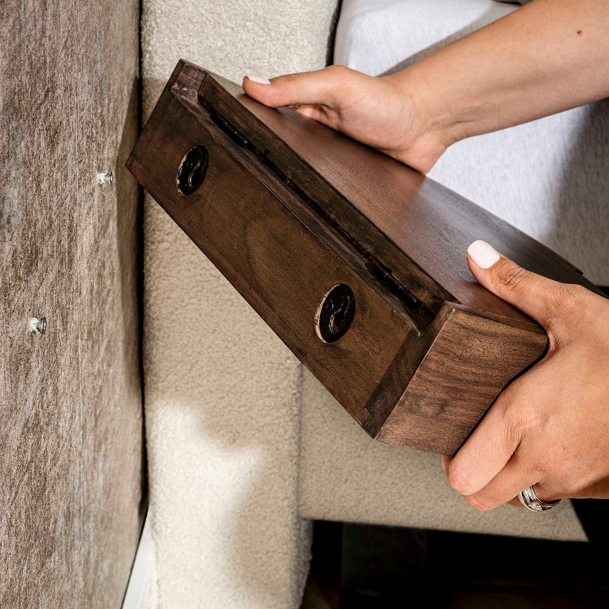 Flydende Halvrunde Natborde Sæt 2 – Akacie 