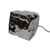 Bordlampe Rocks DH Interiør Forkromet LxBxH 44x34x34 Glas Hvid foto diagonalt set forfra