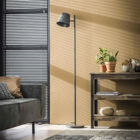 Gulvlampe Sienna DH Interiør Charcoal LxBxH 61x32x25 Metal Atmosfærisk foto diagonalt set forfra