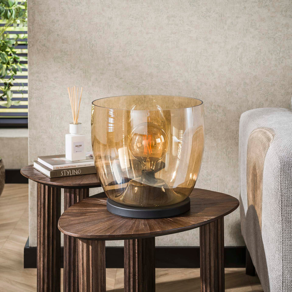Gulvlampe Dain UP XL Amberfarvet glas 