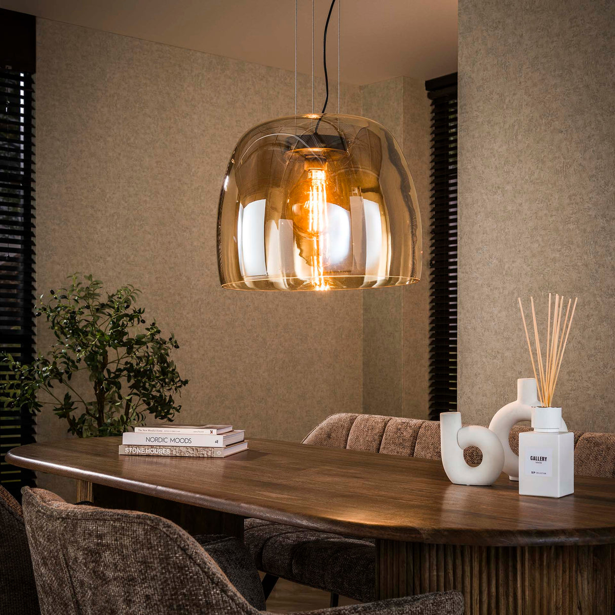 Loftlampe Dain 1-lys XL ravfarvet glas 