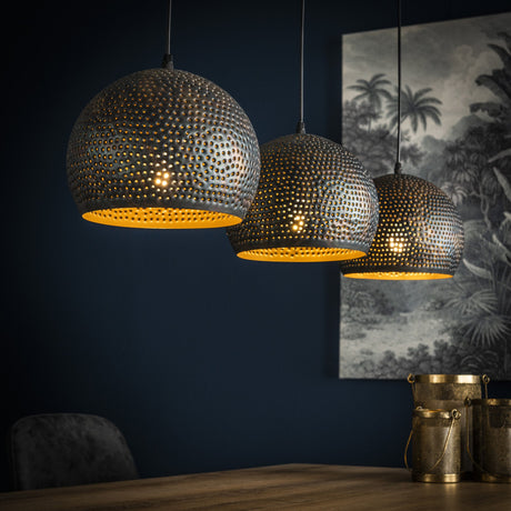Hængelampe Aya 3 Sphere DH Interiør Brun LxBxH 87x33x27 Sort brun Atmosfærisk foto diagonalt set forfra