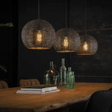 Hængelampe Armoor DH Interiør Brun LxBxH 111x35x29 Sort brun Atmosfærisk foto diagonalt set forfra