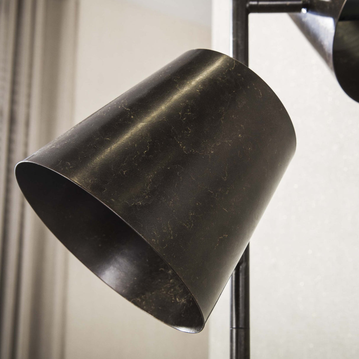 Gulvlampe 3-lysebrun metal Carta