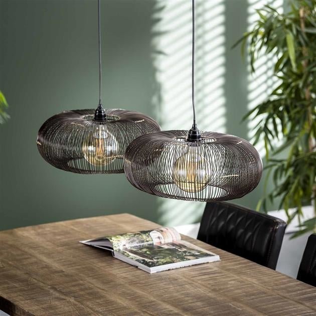 Hængelampe Jill DH Interiør Sort LxBxH 88x49x29 Nikkel Atmosfærisk foto diagonalt set forfra