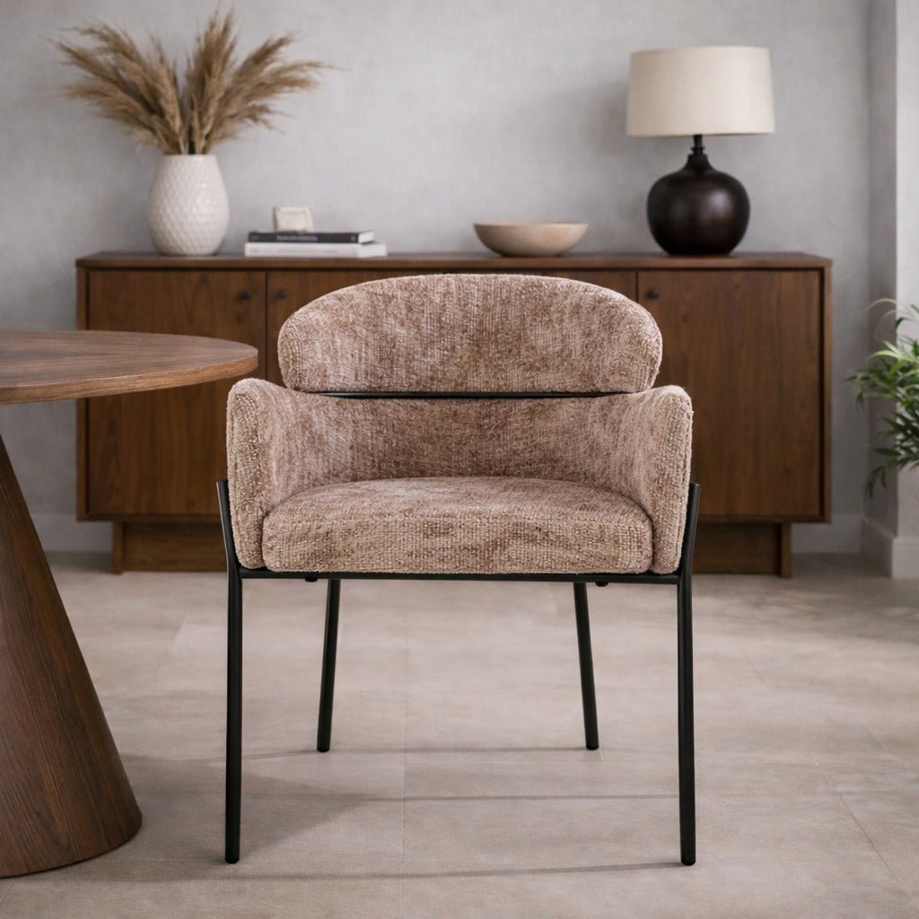 Spisebordsstol Lola Bouclé stof Champagne med rund ryg og armlæn 