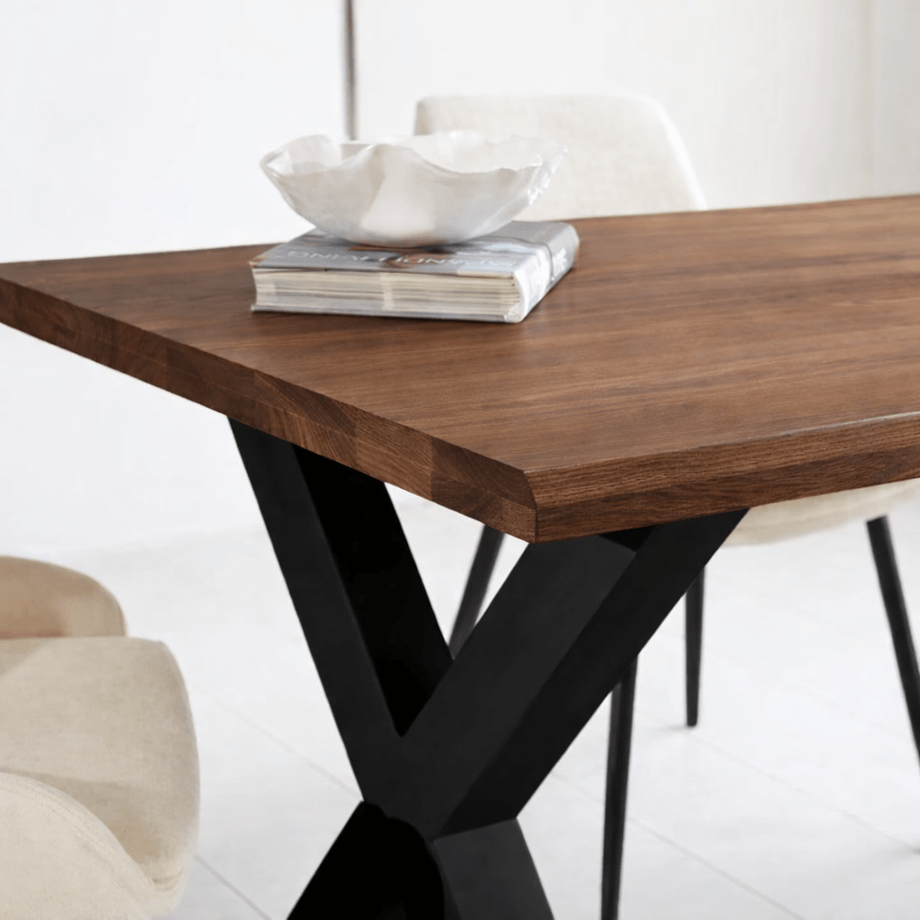 Spisebord Massiv eg med valnød finish - 240x80 - Sort X-ben - Kumo
