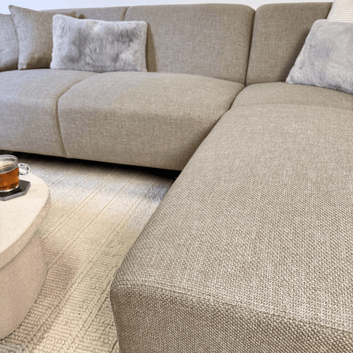 Hjørnesofa med kompakt lounge beige genbrugt stof Moby - højre 