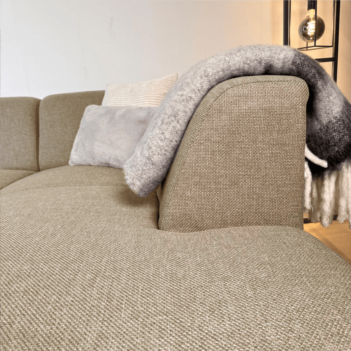 Hjørnesofa med kompakt lounge beige genbrugt stof Moby - højre 