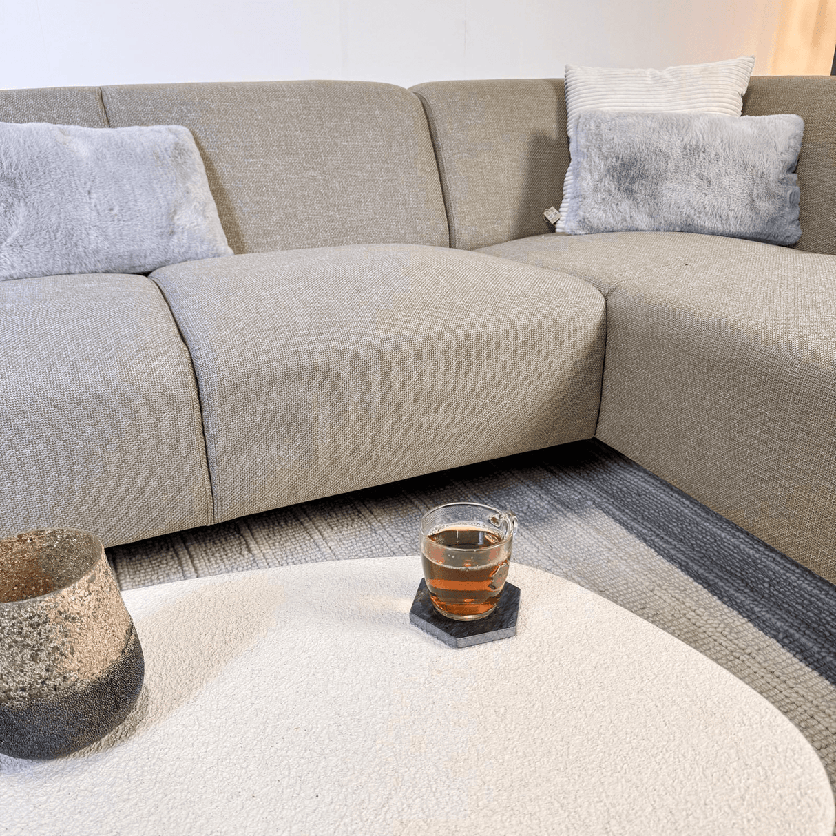 Hjørnesofa med kompakt lounge beige genbrugt stof Moby - højre 